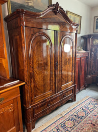 Kleiderschrank