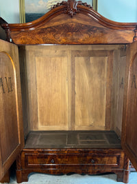 Kleiderschrank