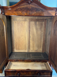 Kleiderschrank