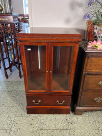 Halbschrank
