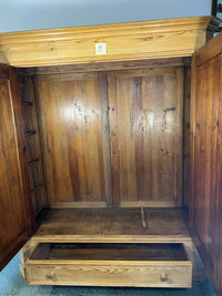 Kleiderschrank