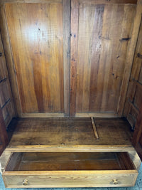 Kleiderschrank