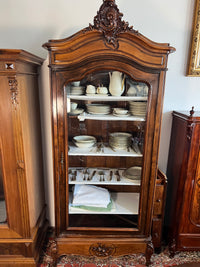 Vitrinenschrank