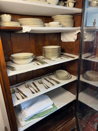 Vitrinenschrank