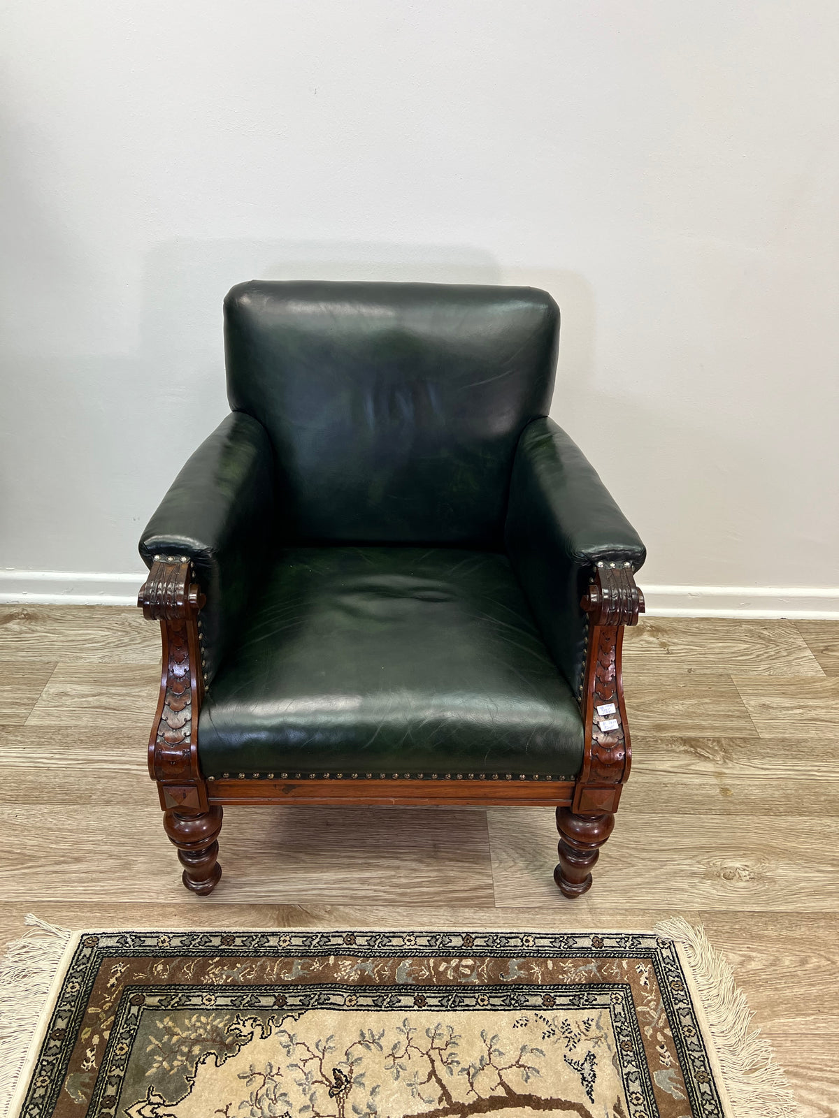 2er Set Klassischer Ledersessel mit Holzgestell  ·  dunkelgrünes Leder
