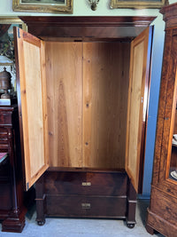 Kleiderschrank