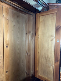 Kleiderschrank