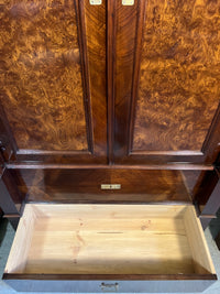 Kleiderschrank