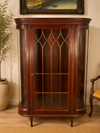 Vitrinenschrank